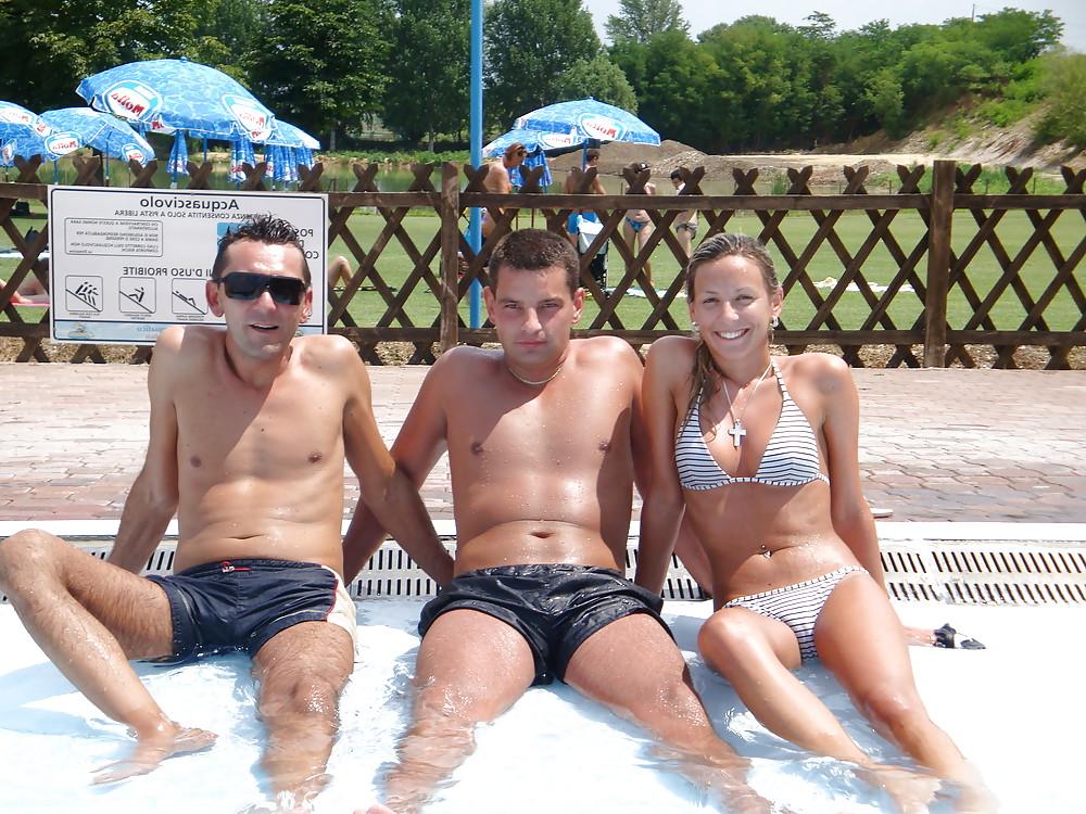 25P Amateur camel toe non-nude