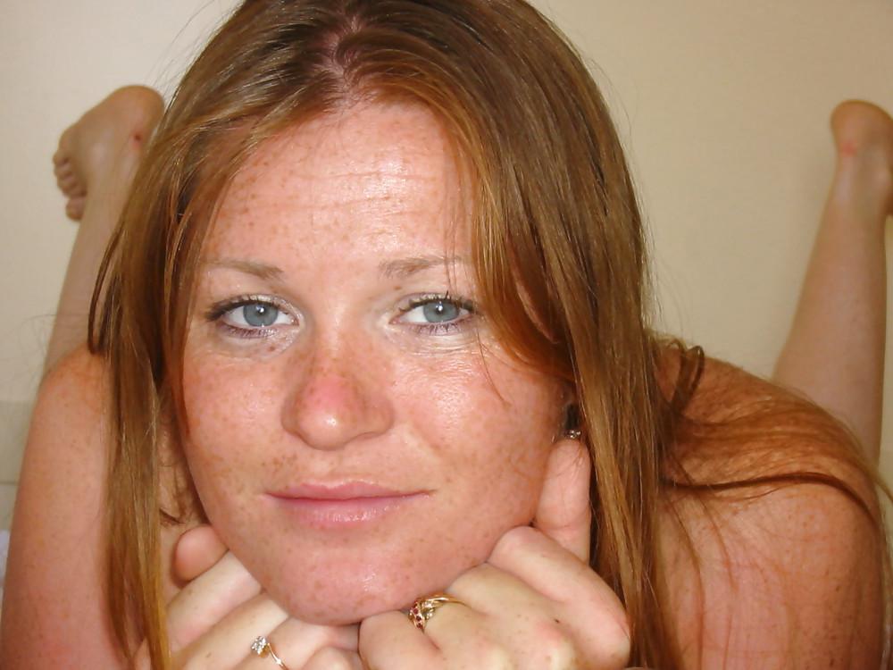 25P Sexy & Hot Amateur Milf, Mature, Wive shows Pussy