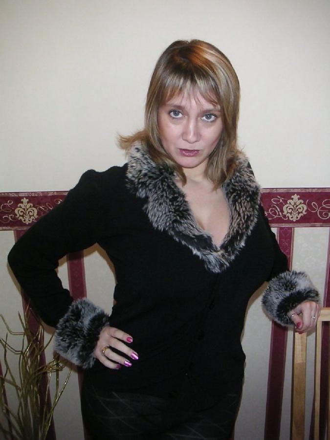 15P Stunning alluring mesmirizing milf goddess demi