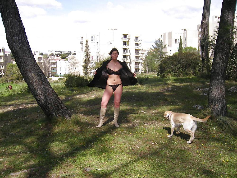 25P Amateur MILF Public Nudity