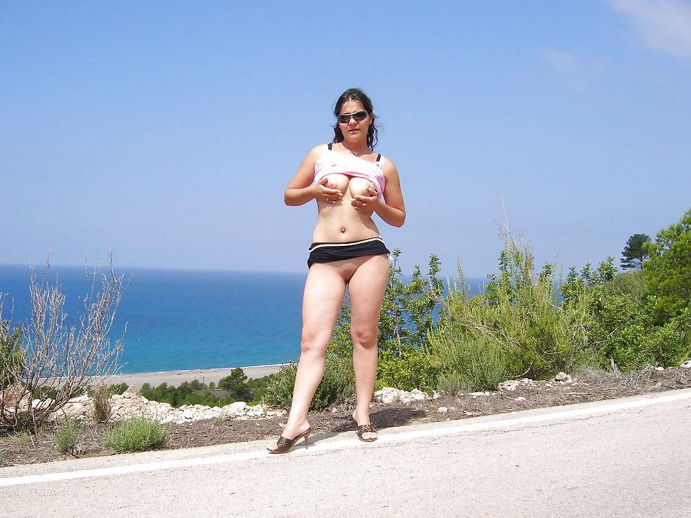 25P Amateur MILF Public Nudity