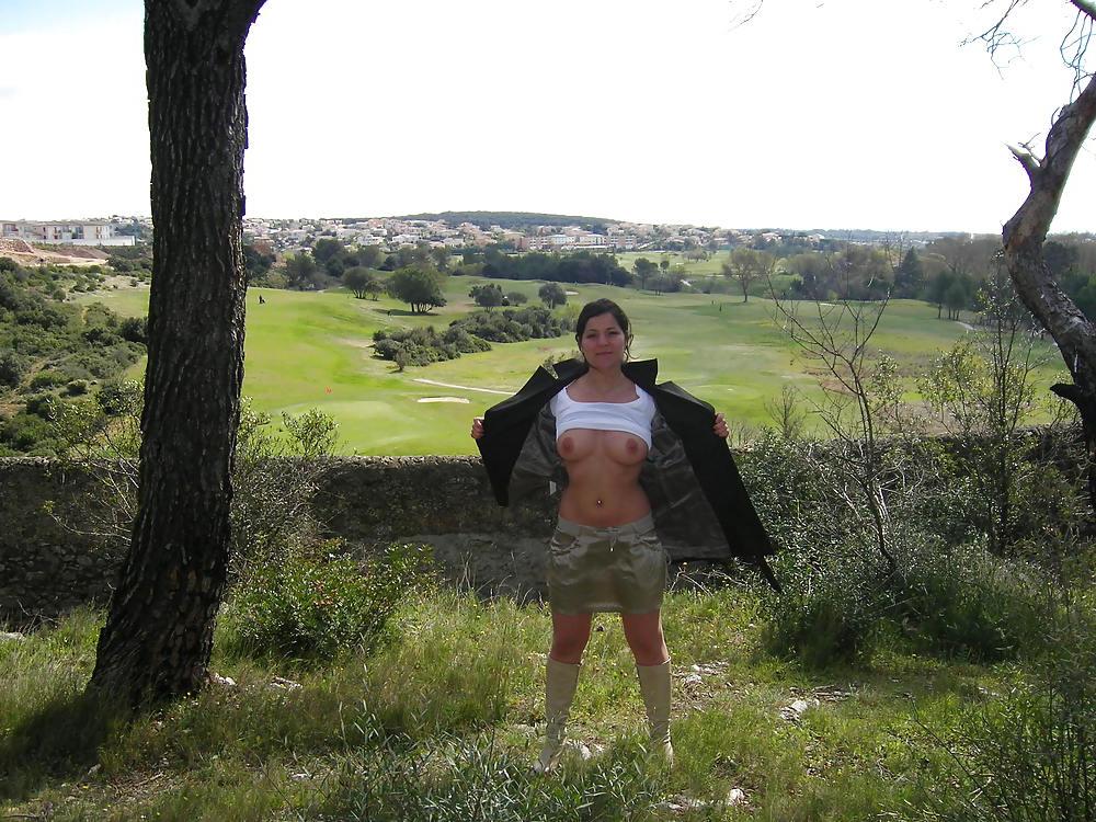 25P Amateur MILF Public Nudity