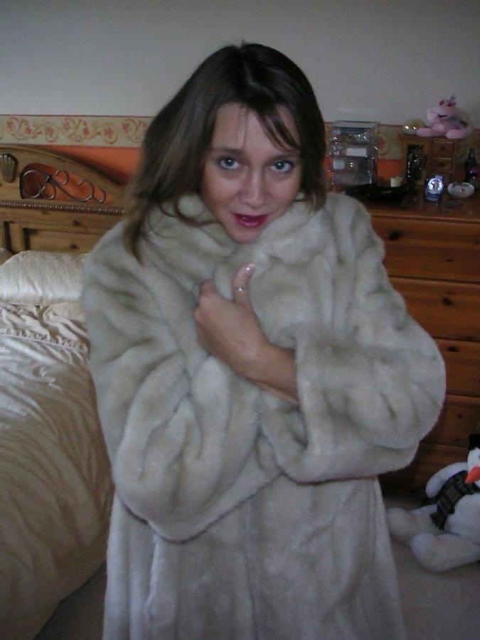 15P Stunning alluring mesmirizing milf goddess demi