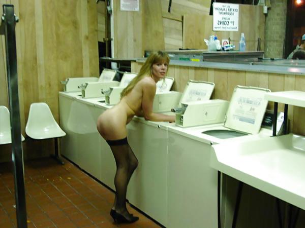 25P Amateur public exhibitionist brunette flashing voyeur