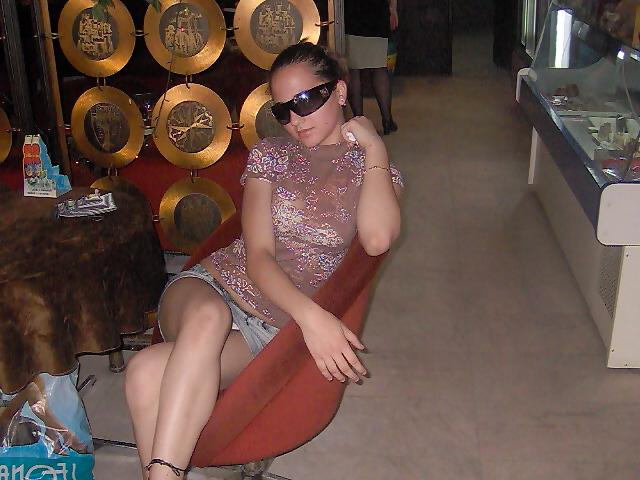25P Romanian amateur teen Andra and her friends