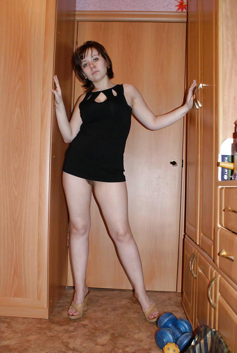 25P Curvy Russian Amateur Teen Posing