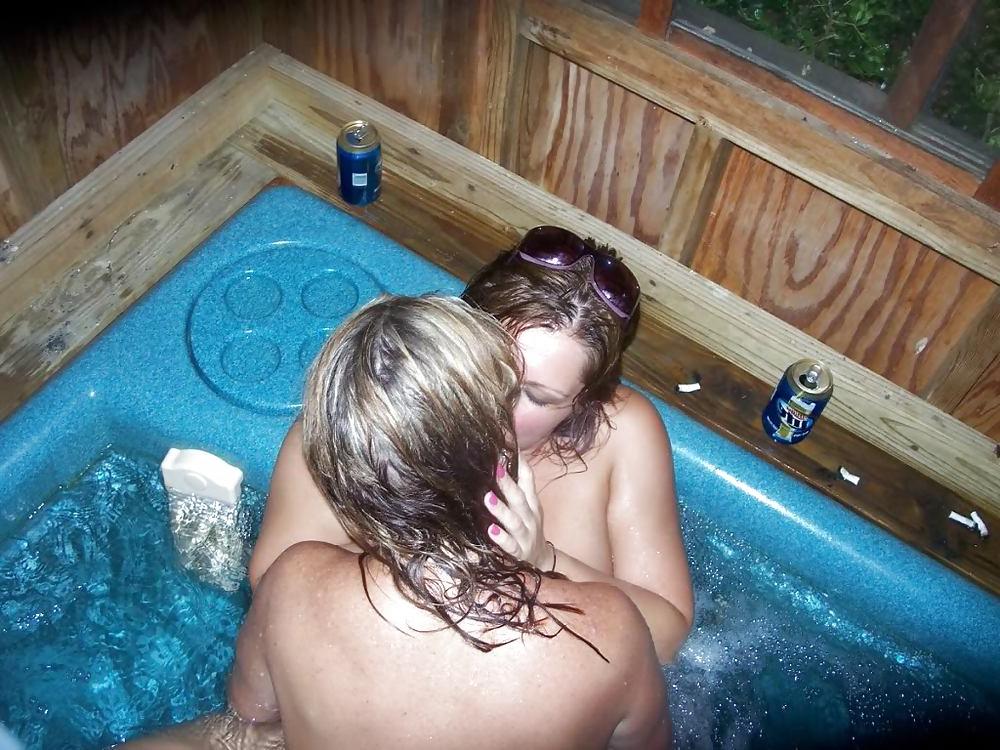 25P Amateur Hot Tub Orgy Party