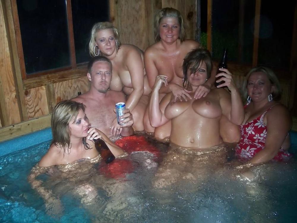 25P Amateur Hot Tub Orgy Party