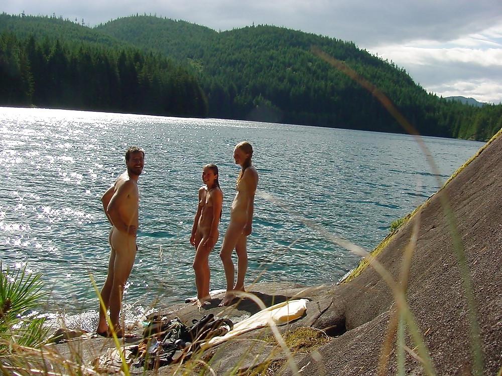 25P Amateur Nudist Pics