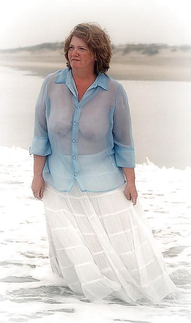 25P Mature Amateurs Seethrough by Voyeur TROC