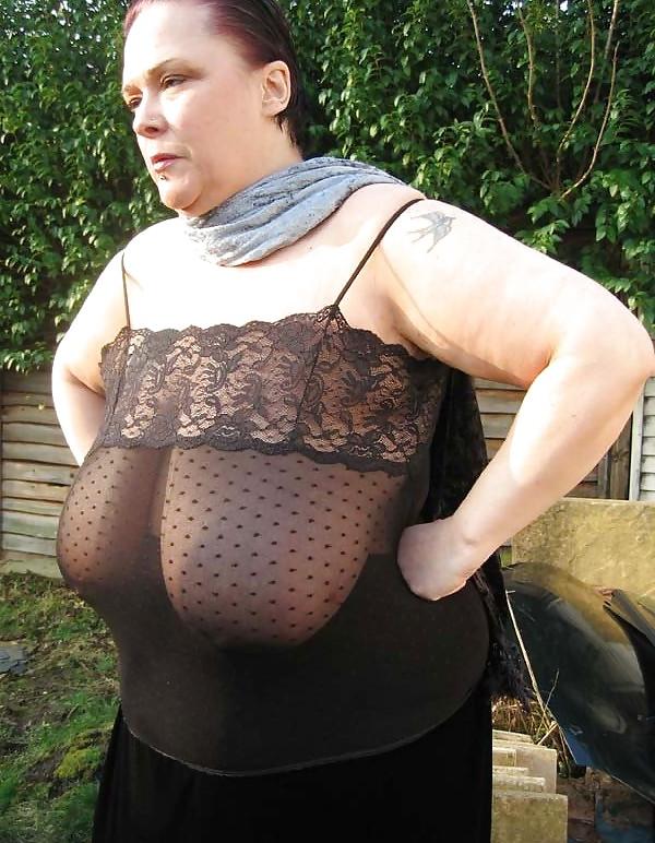 25P Mature Amateurs Seethrough by Voyeur TROC