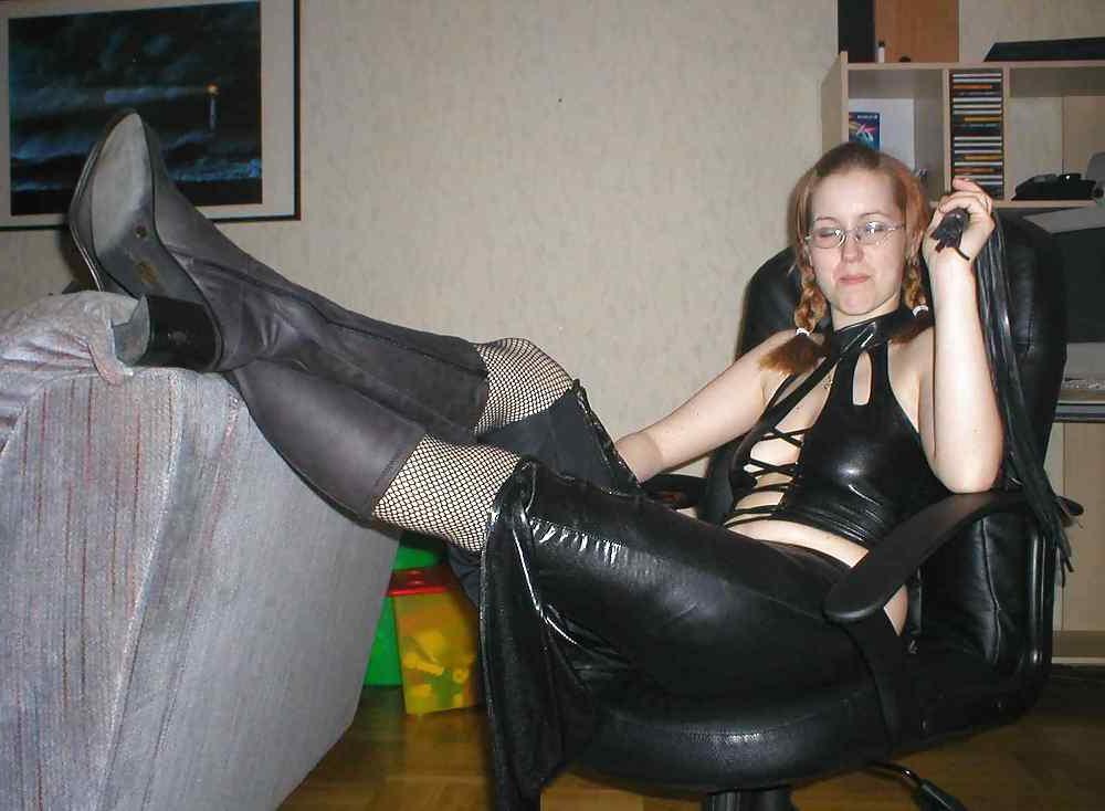 25P Amateur LaTeX And LeaTheR by DarKKo