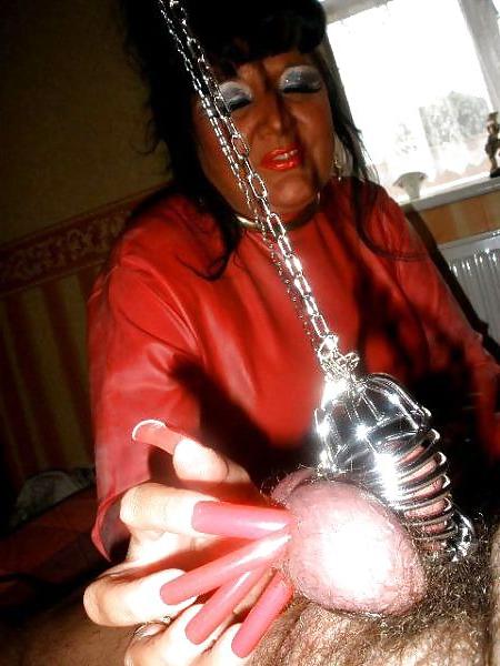 25P Bizarre Amateur Latex Granny