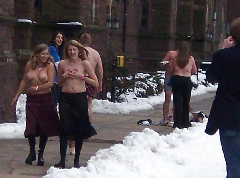 14P The Beauty of Amateur Public Nudity