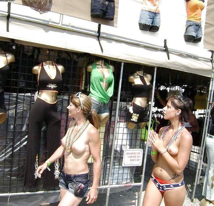 14P The Beauty of Amateur Public Nudity
