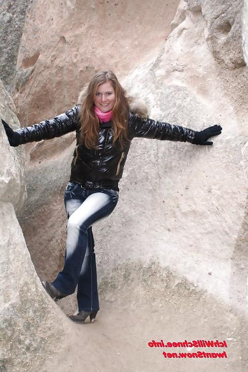 25P Tina a german amateur fetish Girl in sexy shiny outfits