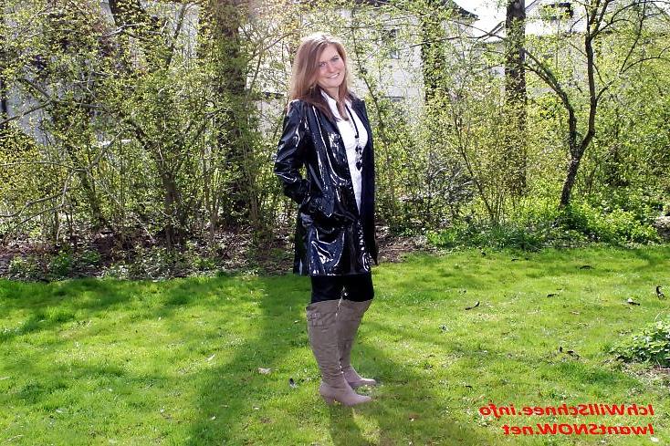 25P Tina a german amateur fetish Girl in sexy shiny outfits
