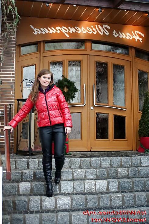25P Tina a german amateur fetish Girl in sexy shiny outfits