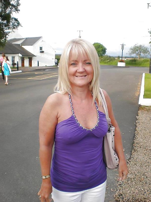 25P My favorite amateur mature milf - got more of her???