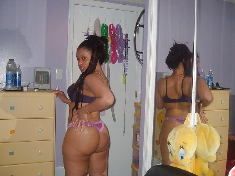 25P Amateur Big Ass Milf Moms Matures II