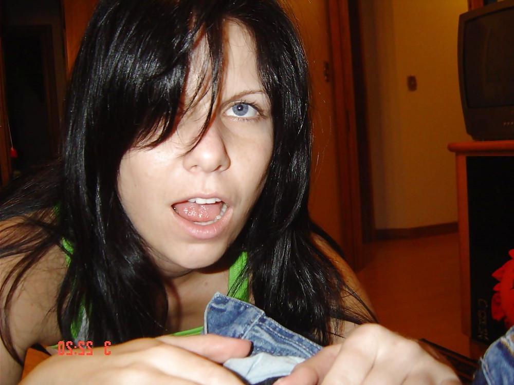 25P Amateur teen gets her tight shaved pussy