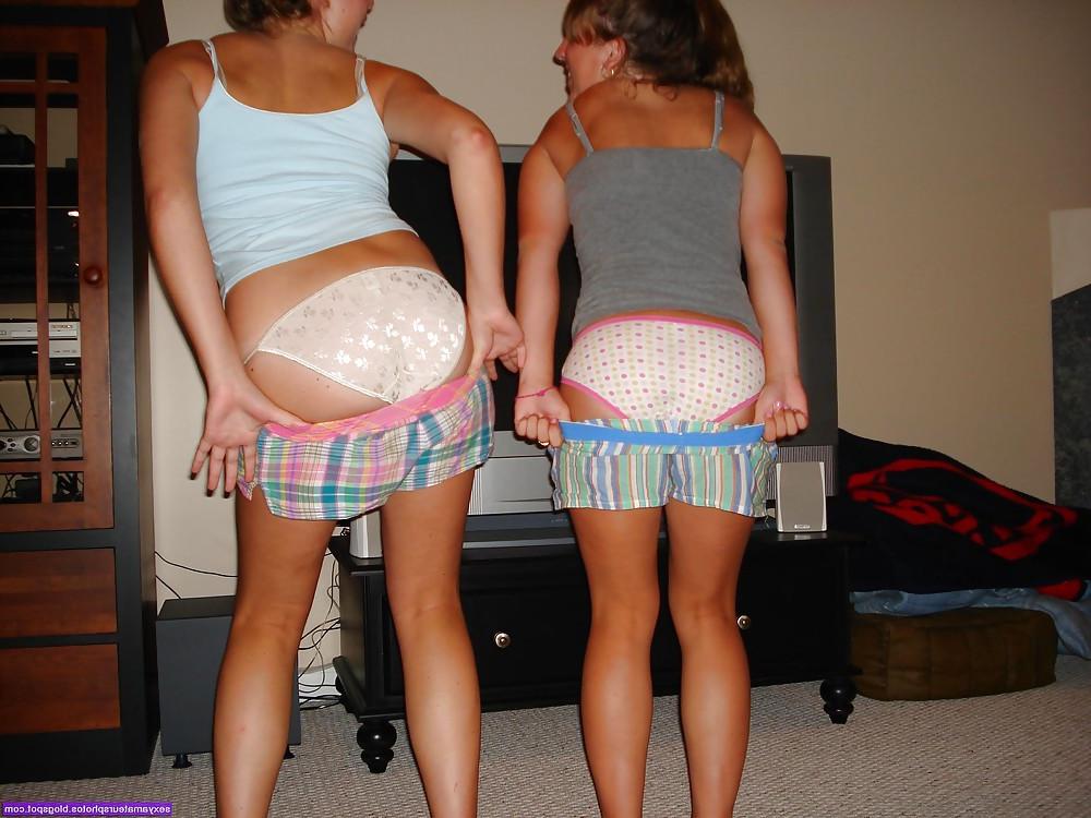 12P CANDID VOYEUR flashing teen upskirt panties amateur girls