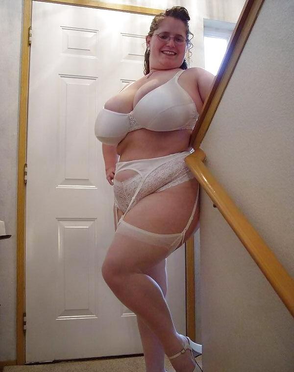 15P AMATEUR BBW MODEL WITH HUGE BOOBS