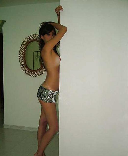 10P Hot Amateur Brunette Teen Girl Posing Nude
