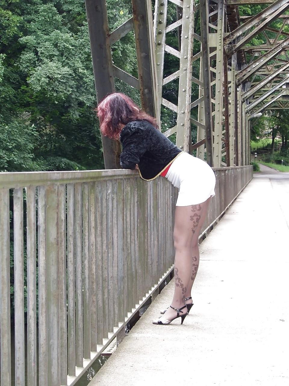 25P Hotlegs-sexy amateur mature