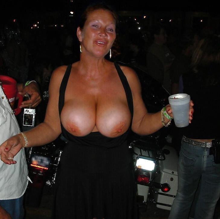 25P Amateur Flashing & Outdoors #003