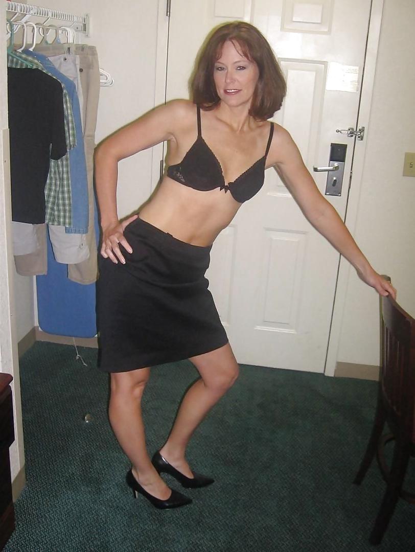 25P Pretty Amateur Mature Milf Wife with Sexy Body