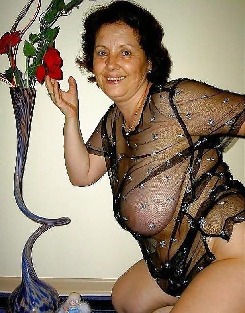 25P Amateur Matures & Grannies who love to fuck 2