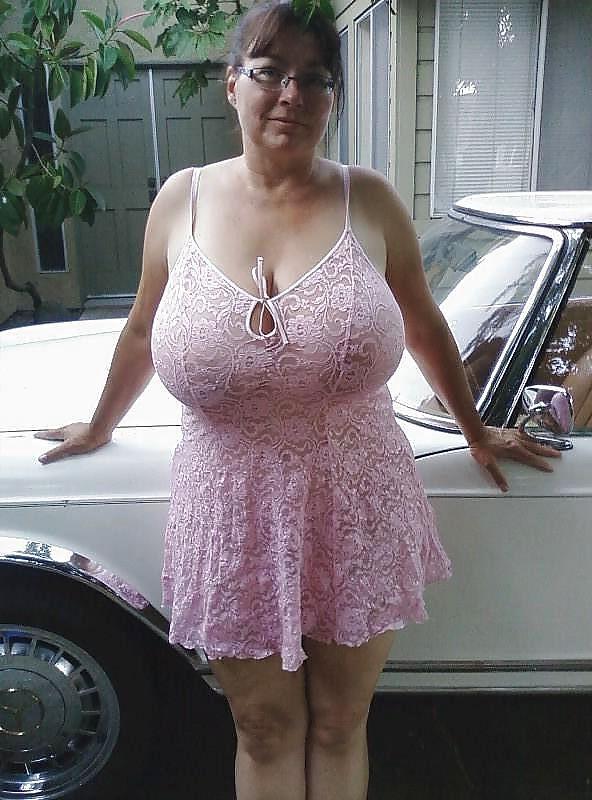 25P Some  amateur chubby mature pics mixed