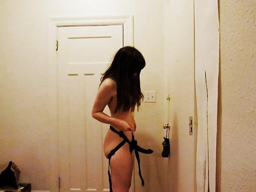 25P Amateur Strapon girl 5