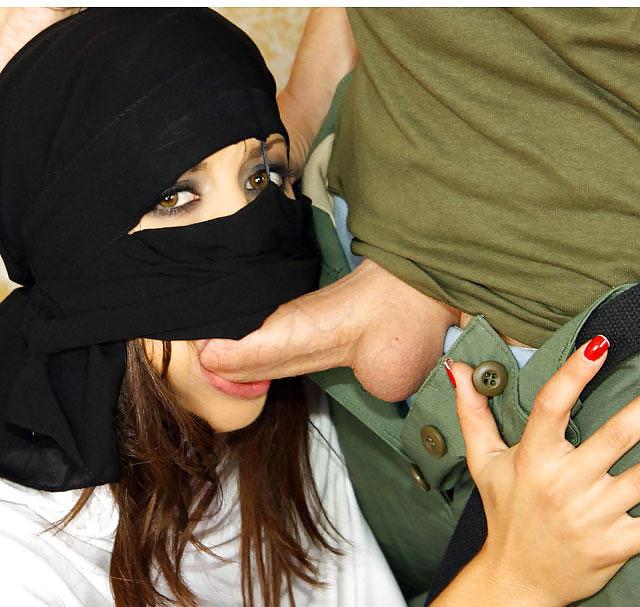 19P ARAB AMATEUR MUSLIM BEURETTE HIJAB BIG ASS vol.3