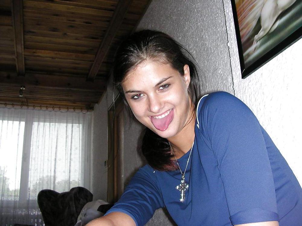 25P Amateur teen girl (stiletto, submissive, shower, nightdress)