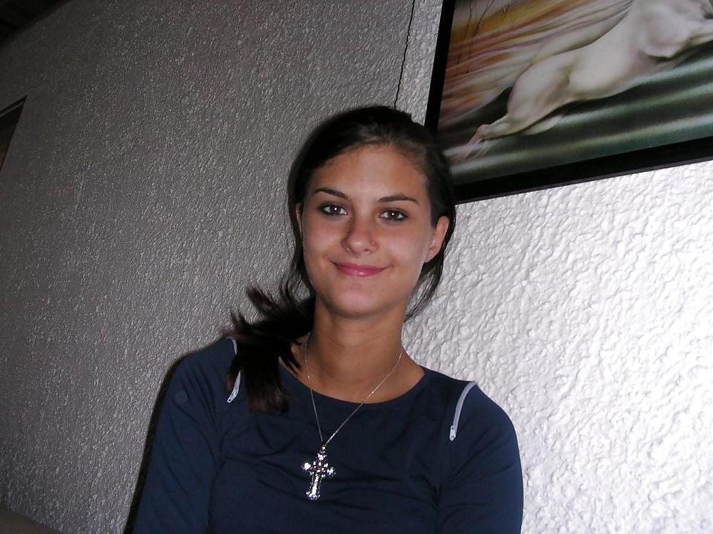 25P Amateur teen girl (stiletto, submissive, shower, nightdress)