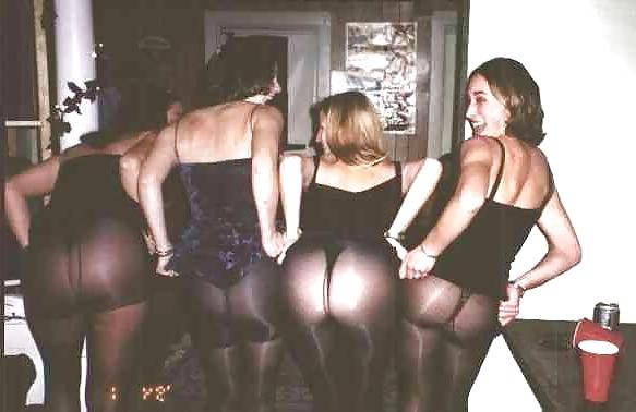 24P Amateur babes wearing pantyhose.