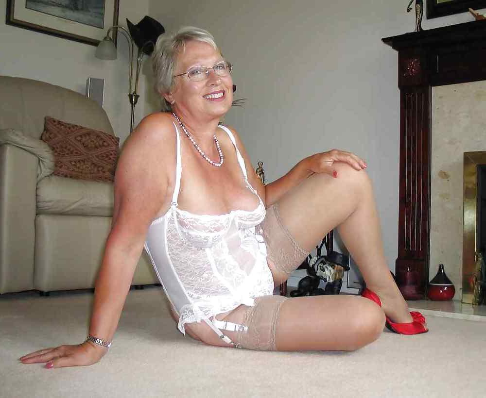 25P SeXy Amateur GraNNy Sammy MiX by DarKKo