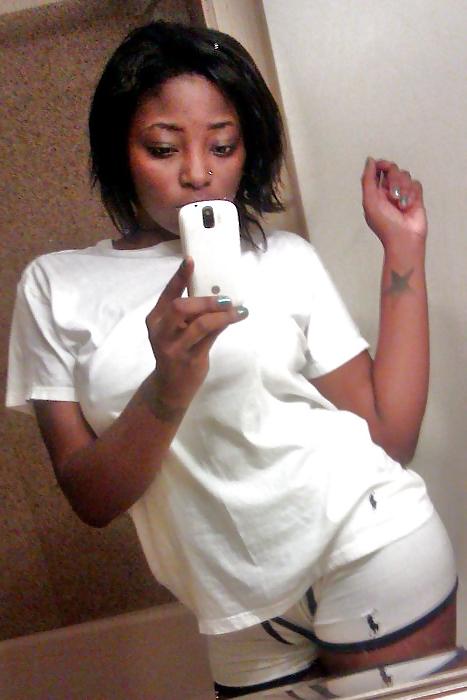 25P REAL AMATEUR EBONY SELFIES 2
