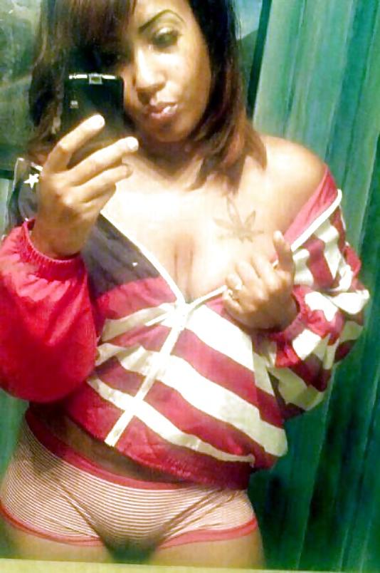 25P REAL AMATEUR EBONY SELFIES 2