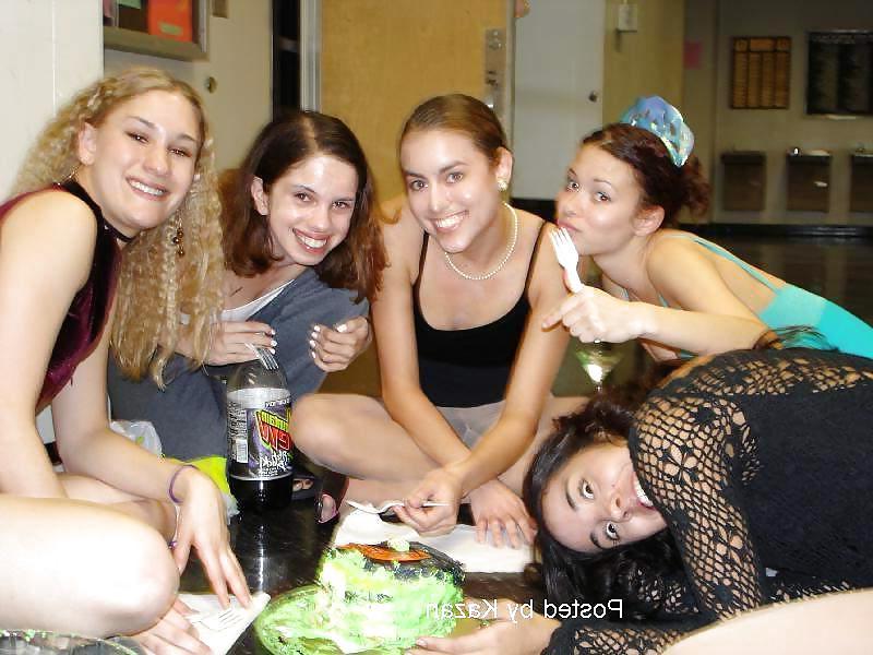 25P Amateur babes wearing pantyhose.2