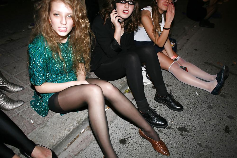 25P Amateur babes wearing pantyhose.2