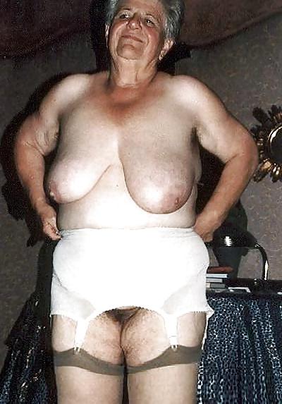 25P Sexy mature grannies! Amateur mixed!