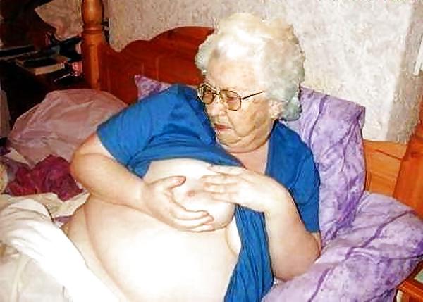 25P Sexy mature grannies! Amateur mixed!