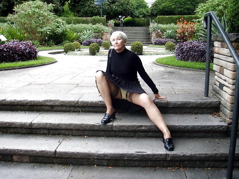 25P Sexy mature grannies! Amateur mixed!