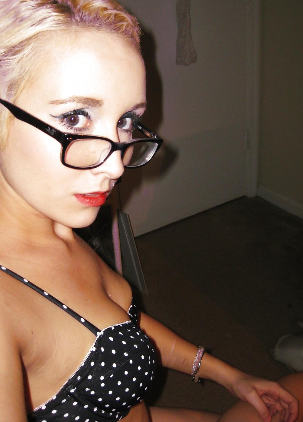 18P German Amateur Teen Pics XVIII