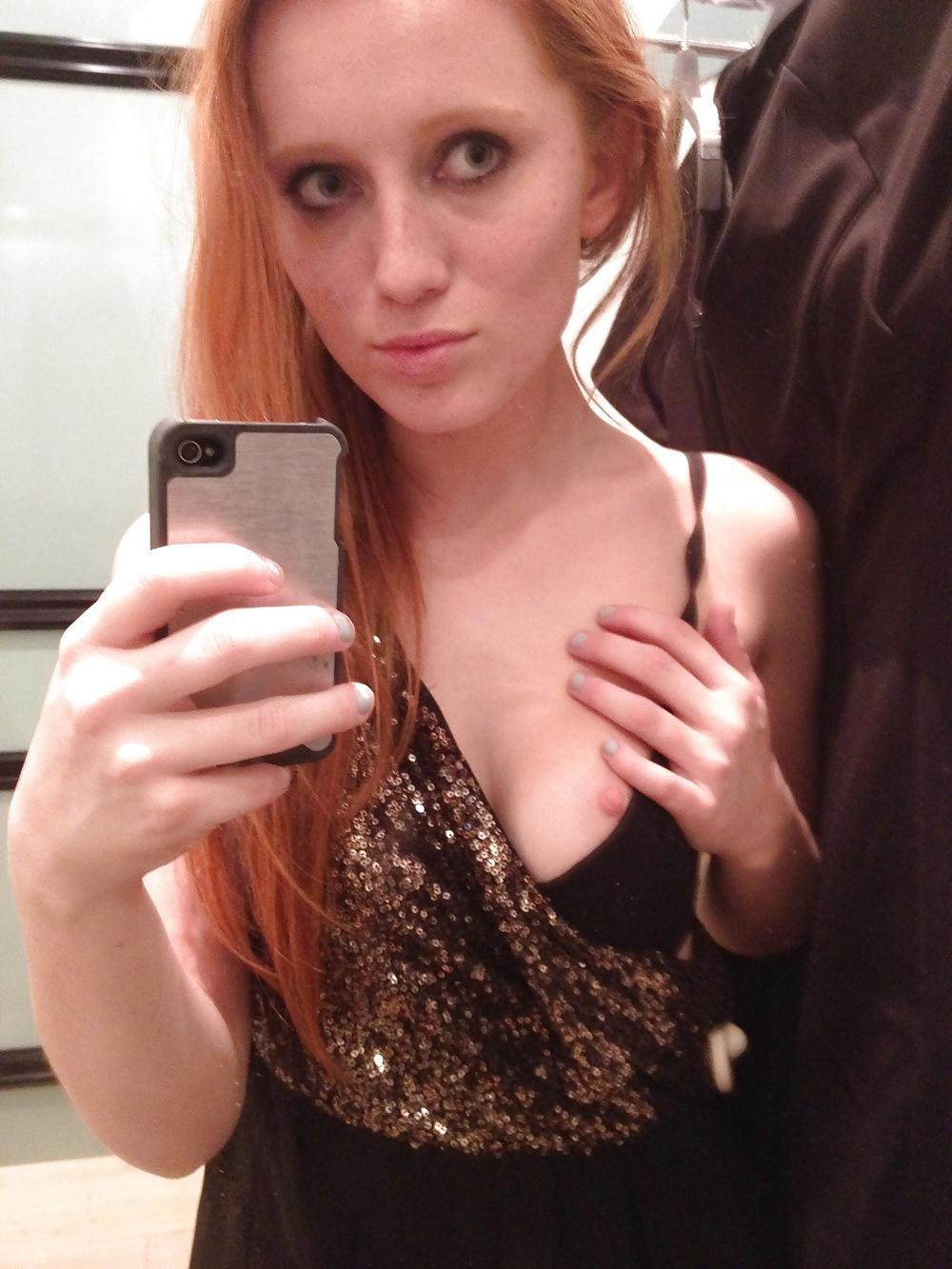 25P AMATEUR HOME PHOTO REDHEAD TEEN