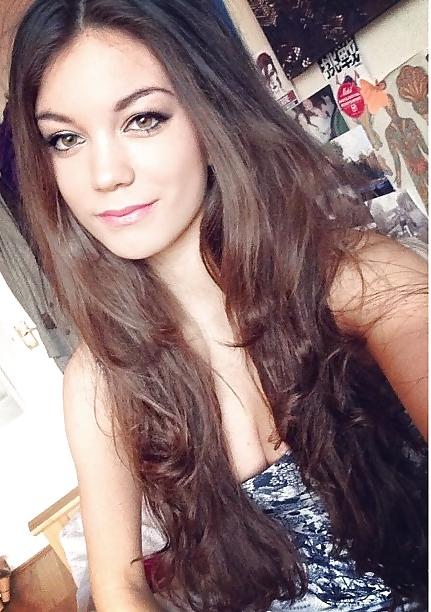 22P German Amateur Teen Pics XIV