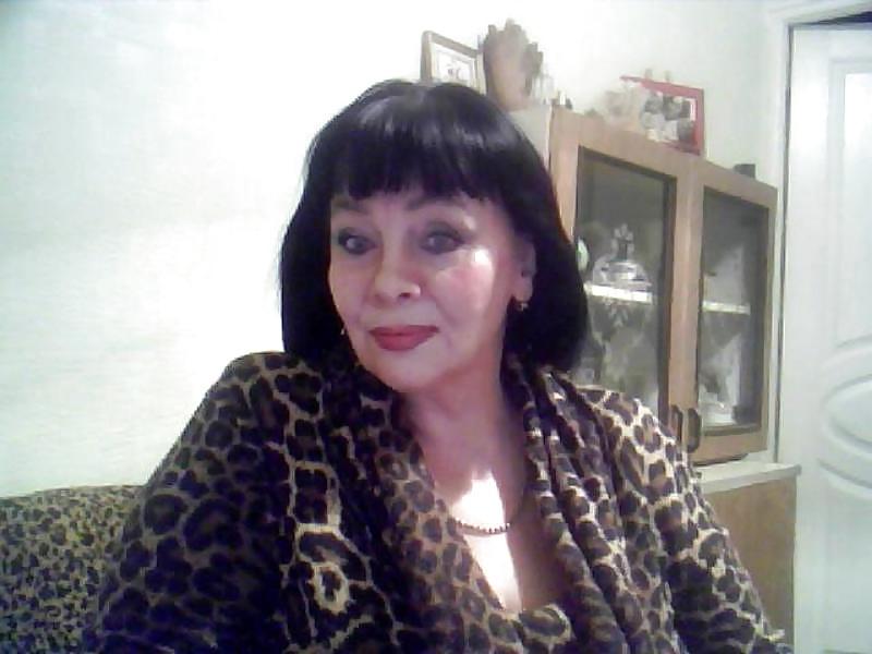 25P Alluring Granny! (Non-Nude)